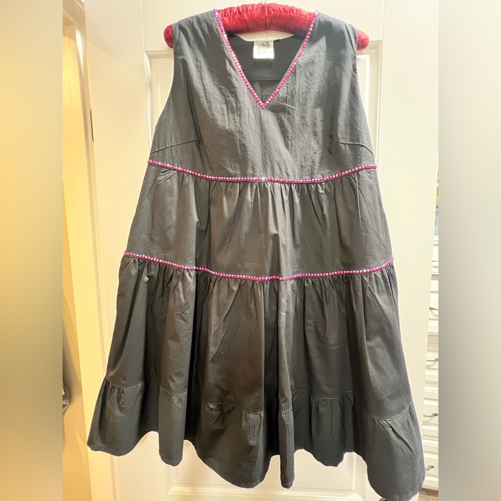 QUEEN OF SPARKLES Medium Black Bulldog Dress